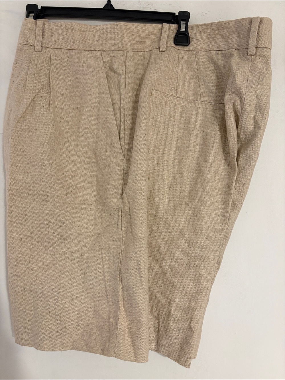 Banana Republic Beige Linen-Blend Pleated Bermudas
